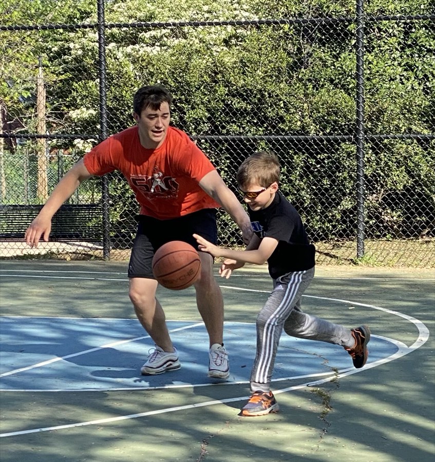 Coach Josh running a 1-on-1 training drill